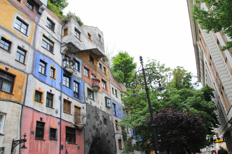 延伸閱讀：【奧地利】維也納百水公寓及百水藝術村。頑童筆下的彩色公寓